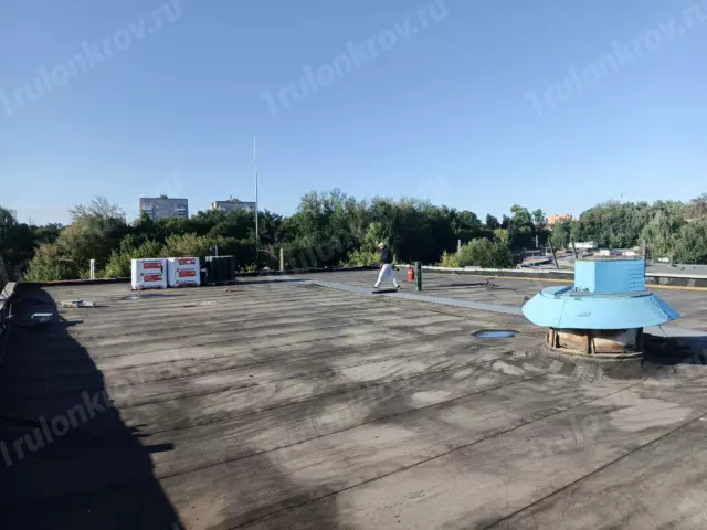Ремонт кровли на школе